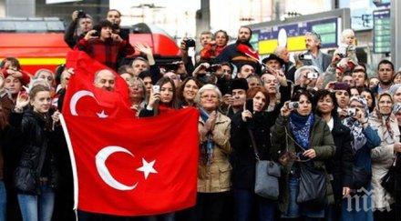 турците германия създават своя партия