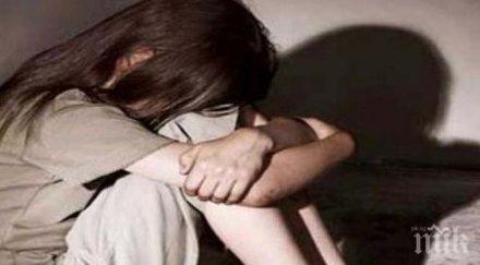 тотален шок изверг изнасилил годишната дъщеря опасяват забременяла