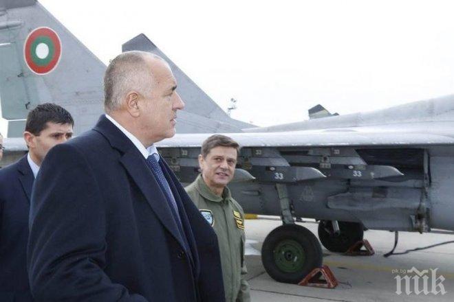 Премиерът и президентът ще се возят на военни самолети
