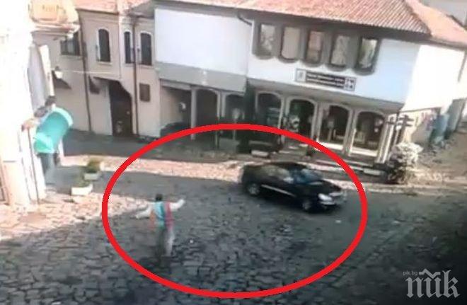 Нелеп инцидент! Мерцедес без шофьор вилня в Пловдив (ВИДЕО)
