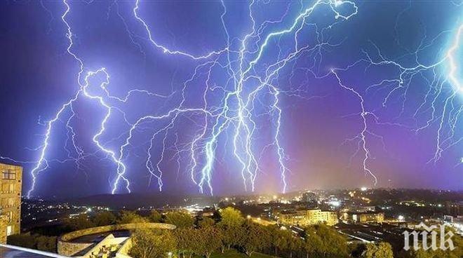 Валежи и гръмотевици над цялата страна