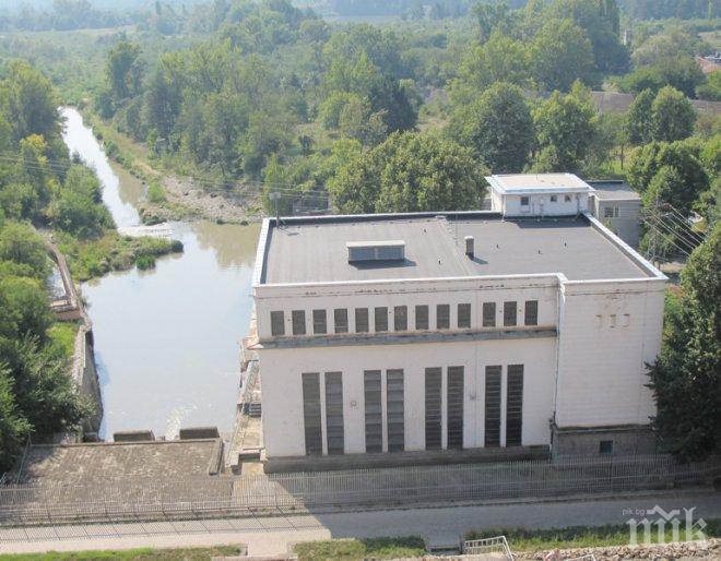 Ентусиасти чистят язовир Копринка