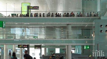 хаос летището барселона наложи намеса полицията
