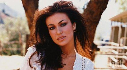 кармен електра адски секси