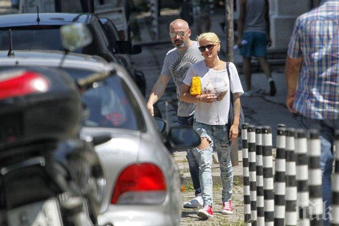 ФОТО БОМБА В ПИК! Ето го новия на Рут Колева - певицата влюбена в мускулест мачо (ПАПАРАШКИ СНИМКИ)