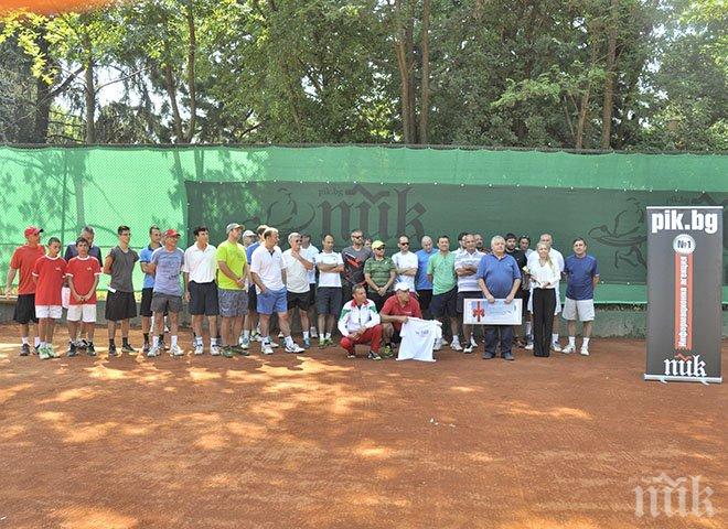 Екшън на ПИК Мастърс! Уникални битки и звезден тенис в първия ден на супертурнира (ГАЛЕРИЯ+ВИДЕА)