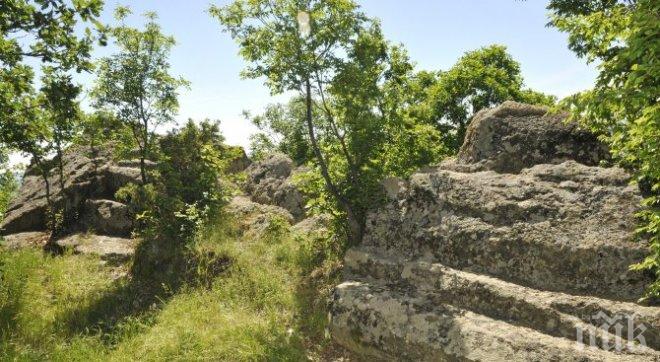 Откриха храм и гробници край Хасково от времето на Троянската война 