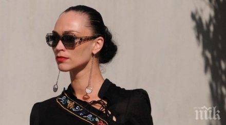 скандални кортежи мафиотски вдовици ходят охрана бона