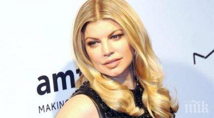 фърги превърна секси учителка