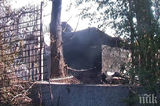 Вижте какво остана от снощния пожар на стадион „Черноморец“ (ВИДЕО)
