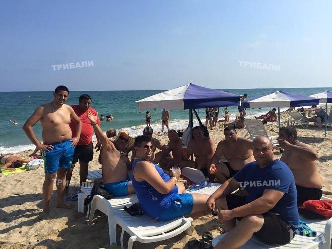 Коктейл от 7 зарази ни дебне на морето