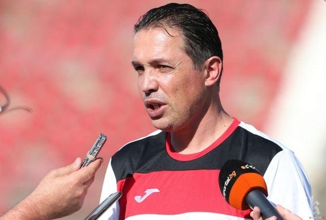 Тони Велков вече не е треньор на Локомотив (София)