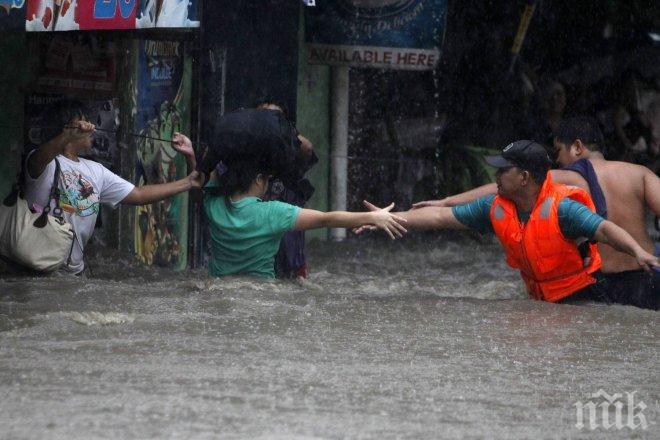 Най-малко 61 души са загинали при тежките дъждове и свлачища в Китай