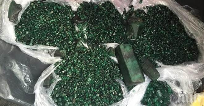 Заловиха изумруди за $1 млн. на летище в Истанбул