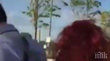 екшън контрольорка скочи бие момче защитило жена заради глоба видео