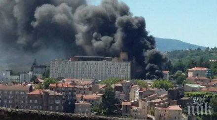 извънредно паника франция две експлозии избухнаха болница снимки