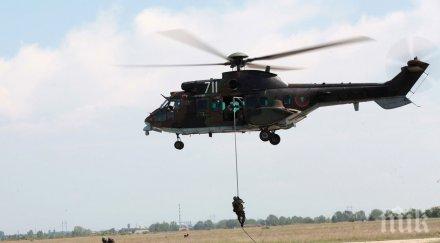 първи път българия парашутисти скачаха вертолет кугър