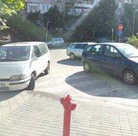 Пишман шофьорки задръстиха пешеходна пътека в Пловдив

