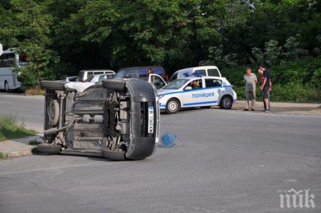 ПАК КРЪВ НА ПЪТЯ! Момче бере душа след зверска катастрофа на входа на Варна ПАК КРЪВ НА ПЪТЯ! Момче бере душа след зверска катастрофа на входа на Варна
