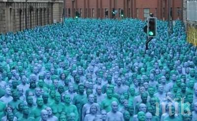 Над 3000 чисто голи англичани се разхождаха в град Хъл