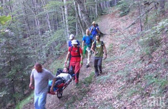 Спасителна акция над Рилския манастир! Турист се подхлъзна и изкълчи лошо глезен