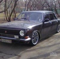 Търг на стари съветски коли близо до Полярния кръг