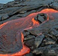 Страховито! Планини от лава къкрят под океаните