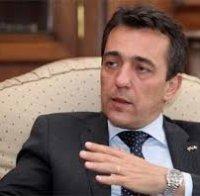 Плевнелиев удостои френския посланик с най-високото държавно отличие 