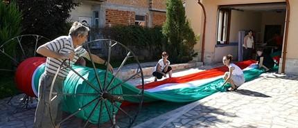 първомай шият огромен трибагреник покрият дка рожен