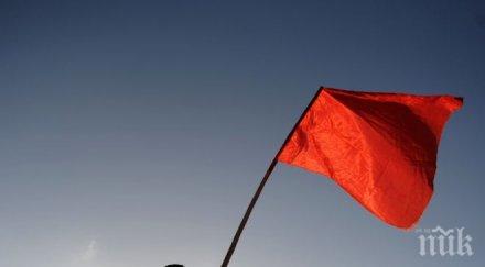 учени обясниха революционерите налитат червено