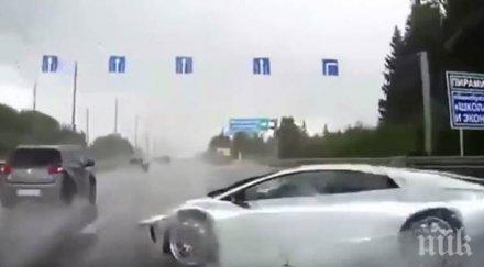 екшън пътя ламборгини разбива 300 магистрала видео