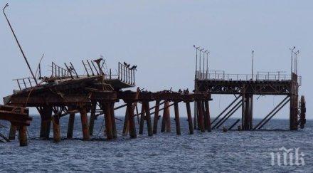 пик градят наново разрушената морска естакада шабла