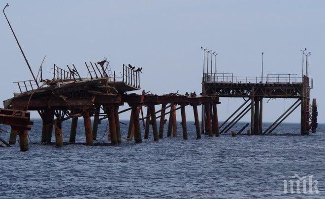 Градят наново разрушената морска естакада в Шабла