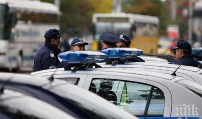 ЕКСКЛУЗИВНО! Това е касиерът, който ужили Райфайзен банк с 800 бона и духна в Швейцария (СНИМКА) ЕКСКЛУЗИВНО! Това е касиерът, който ужили Райфайзен банк с 800 бона и духна в Швейцария (СНИМКА)