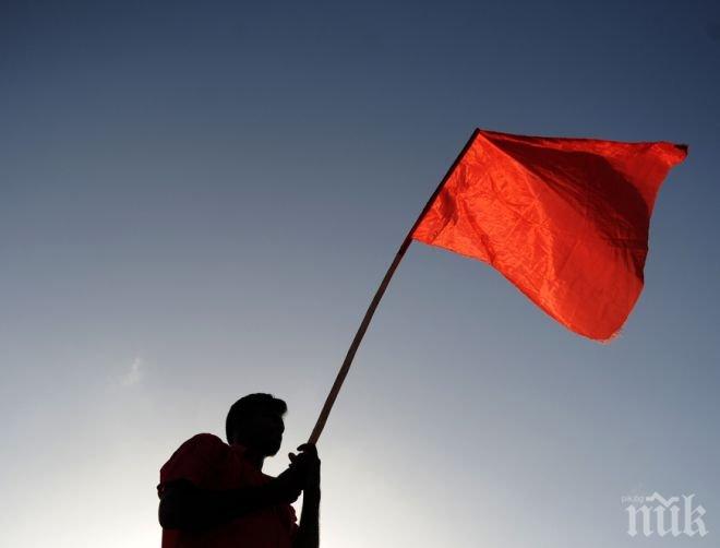 Учени обясниха защо революционерите налитат на червено