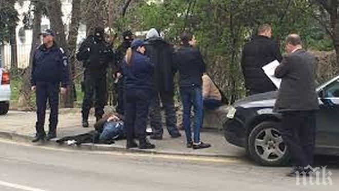 Арестуваха братя, планирали атентат срещу посолството на САЩ в ЮАР