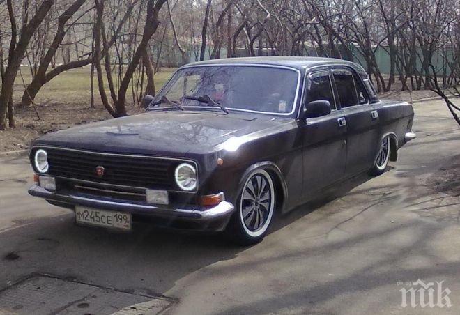 Търг на стари съветски коли близо до Полярния кръг