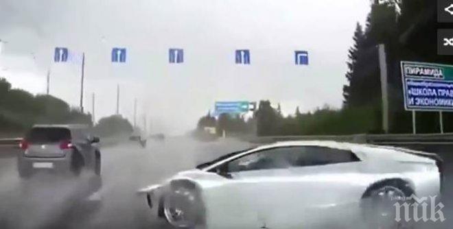 ЕКШЪН НА ПЪТЯ! Ламборгини се разбива с 300 км/ч на магистрала (ВИДЕО)