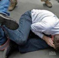 Пореден бой на пътя! Баща и двамата му сина млатиха братя