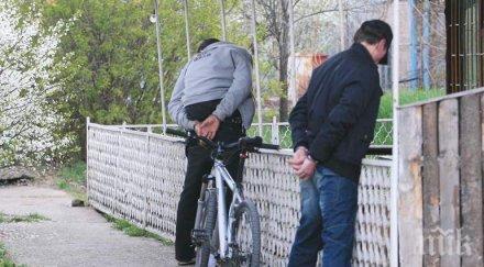 потресаващо 700 висшисти грабят обират