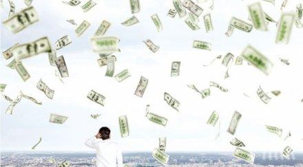 финасовата криза централните банки започват акция хеликоптерни пари надежда избегнат финансов колапс