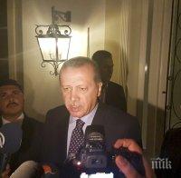 НА ЖИВО! Ердоган си върна Турция: Ще накажем жестоко тези, които участваха в преврата