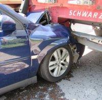 Жестока смърт! Кола се заби в дърво и се взриви, 19-годишен загина на място  