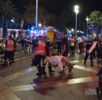 ИЗВЪНРЕДНО! Полицайка спряла терориста в Ница, скачайки върху камиона (ВИДЕО)