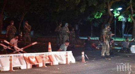 живо извънредно турската армия пое контрола властта ръководителите арестувани снимки