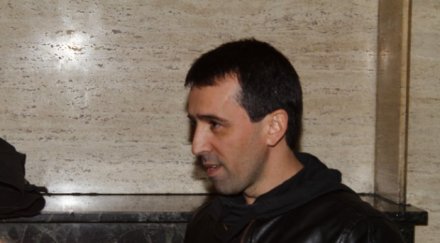 пик искат белезници племенника киро японеца