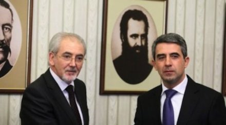 странно плевнелиев отложи мандата дпс