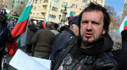 антон симеонов кирката пик видях полицаи тъпчеха българското знаме