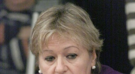 сапунджиева следващата институция всички вперят поглед цик