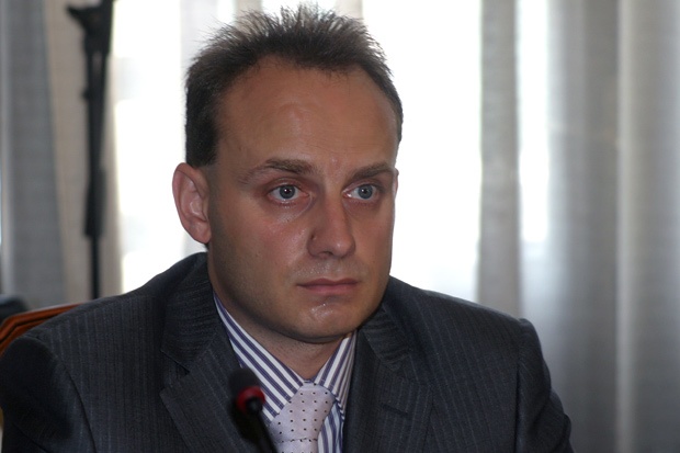 Евродепутат от ГЕРБ и брат му в колосална далавера